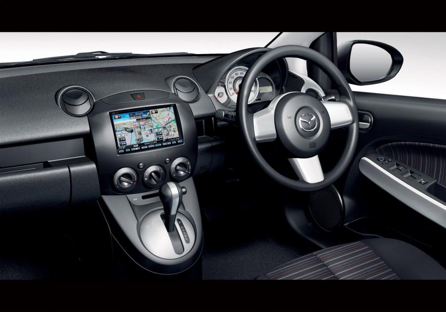  Mazda Refined Demio 2009 года  (фото 8 из 8)